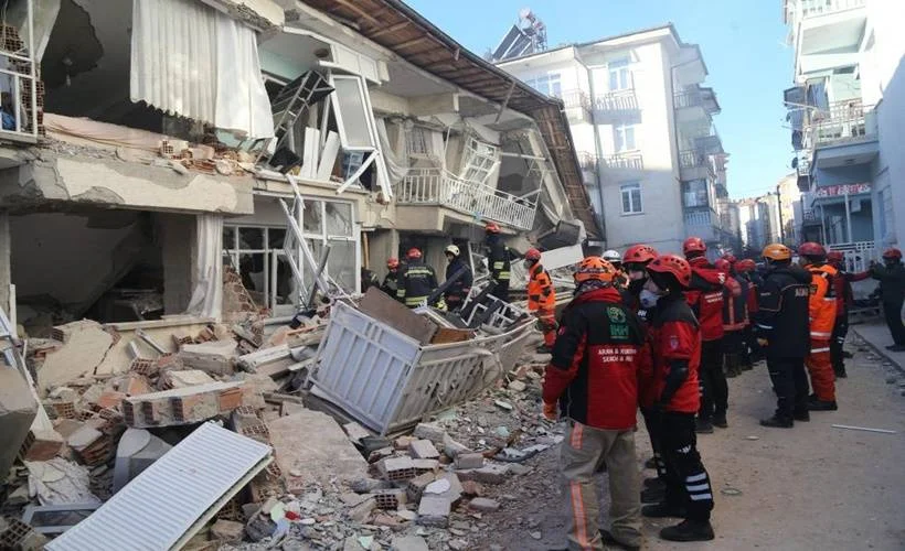 Binanızın fotoğrafını çekin deprem riskini öğrenin