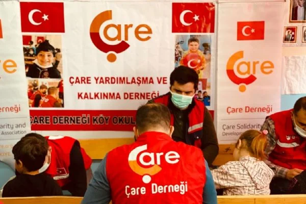 Bitlis Tatvan'da 120 öğrenciye kış yardımı