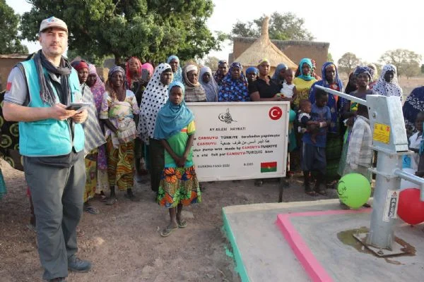 Burkina Faso'daki muhtaçlara can suyu oldular