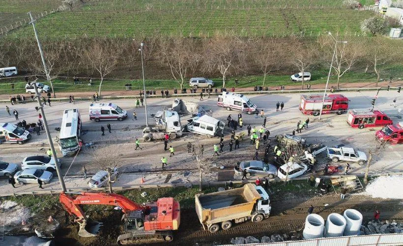 BURSA 4 kişinin ölümüne neden olan TIR'ın kazadan saniyeler önceki görüntüleri ortaya çıktı