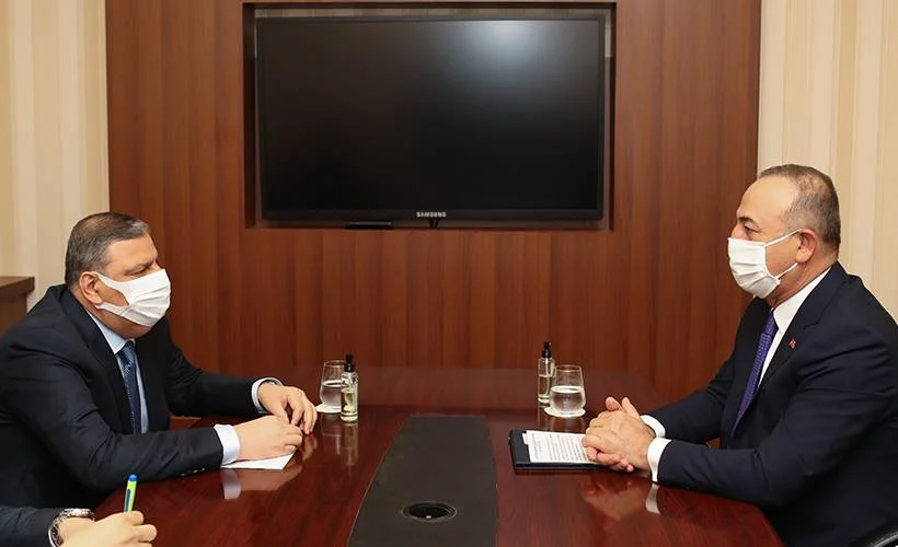 Çavuşoğlu, eski Suriye Başbakanı Hicab'la bir araya geldi
