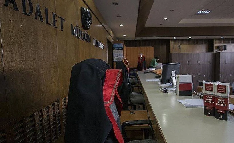 CHP'den istifa eden milletvekiline şantaj yaptıkları iddiasıyla 3 zanlı tutuklandı