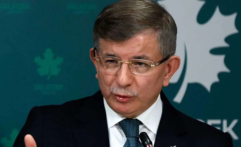 Davutoğlu, partisinin ilçe kongresine katıldı