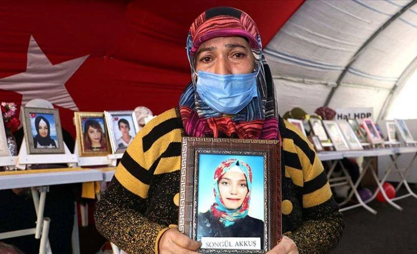 Diyarbakır annelerinden Akkuş: Uykularımız haram oldu, evde huzur yok
