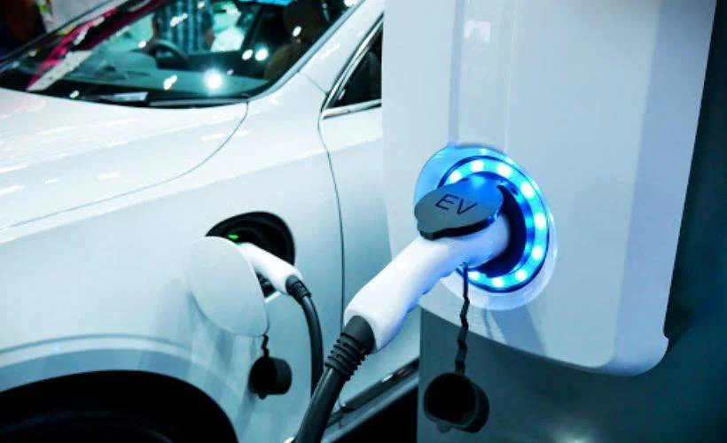 Elektrikli/hibrit otomobil LPG'yi solladı