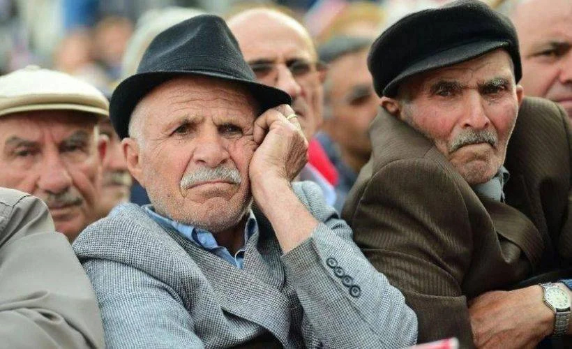 Emekli maaşı bağlanması için işten ayrılmak mı gerekiyor? Emekli aylığı tahsis talebi şartları
