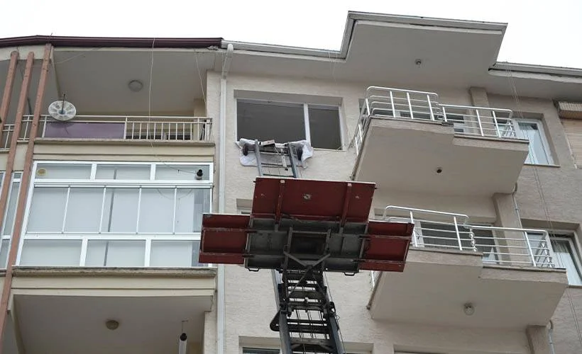 Eskişehir'de 3 kişilik ailenin öldürüldüğü ev boşaltıldı