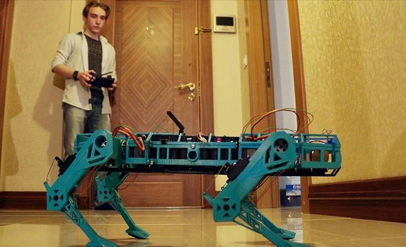 Eskişehirli lise öğrencisi farklı iş kollarında kullanıma uygun 'robot köpek' geliştirdi