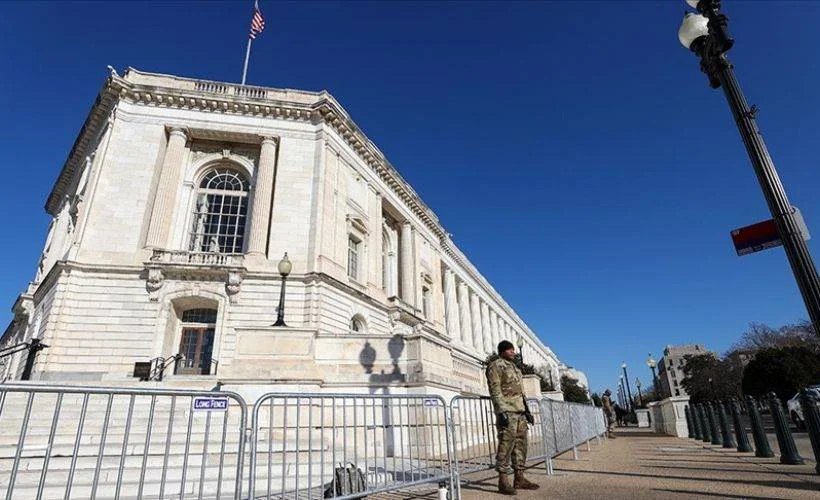 FBI, Kongre baskınından önce parti merkezlerine bomba koyan kişinin görüntülerini yayımladı