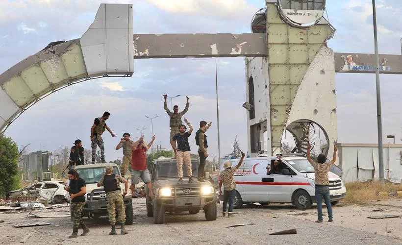 Hafter'e bağlı milisler, Mısrata-Sirte sahil yolunu kapattı