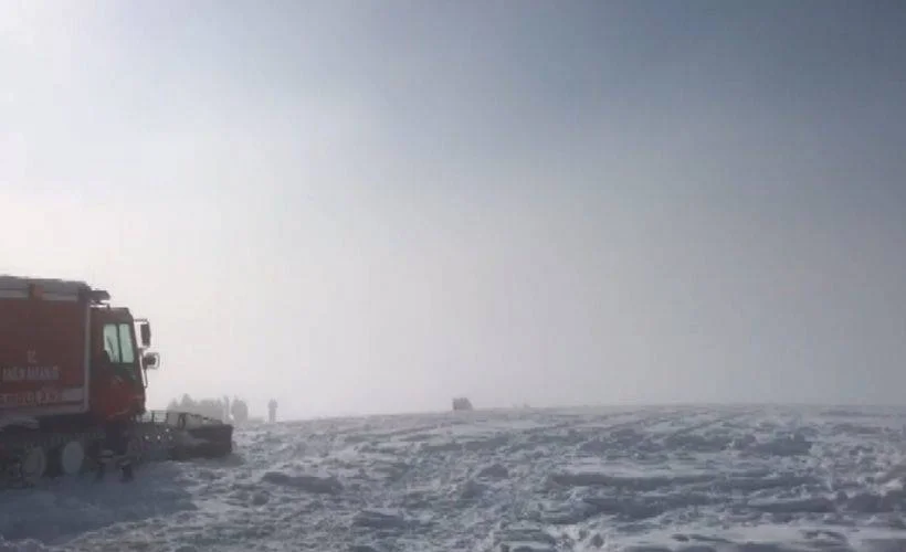 Helikopter kazasının ardından bölgedeki çalışmalar devam ediyor