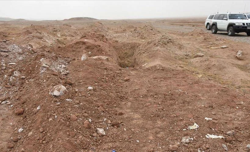 Irak'ta 20 kişinin cesedinin gömüldüğü toplu mezar bulundu