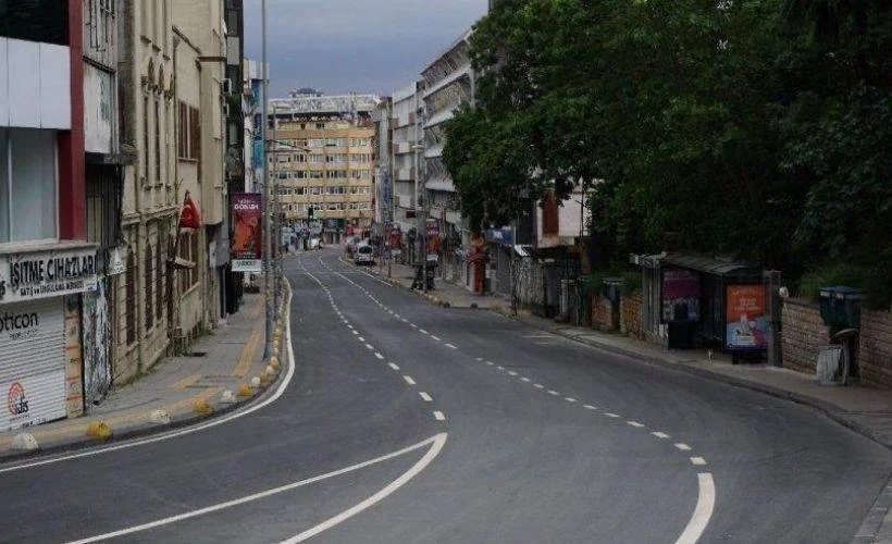İstanbul'da hafta içi sokağa çıkma yasağı kalktı mı? Sokak kısıtlaması kaldırıldı mı?