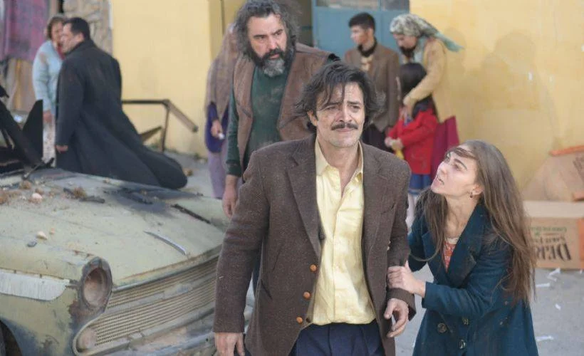 KKTC Cumhurbaşkanı Tatar 'Bir Zamanlar Kıbrıs' dizi setini ziyaret etti