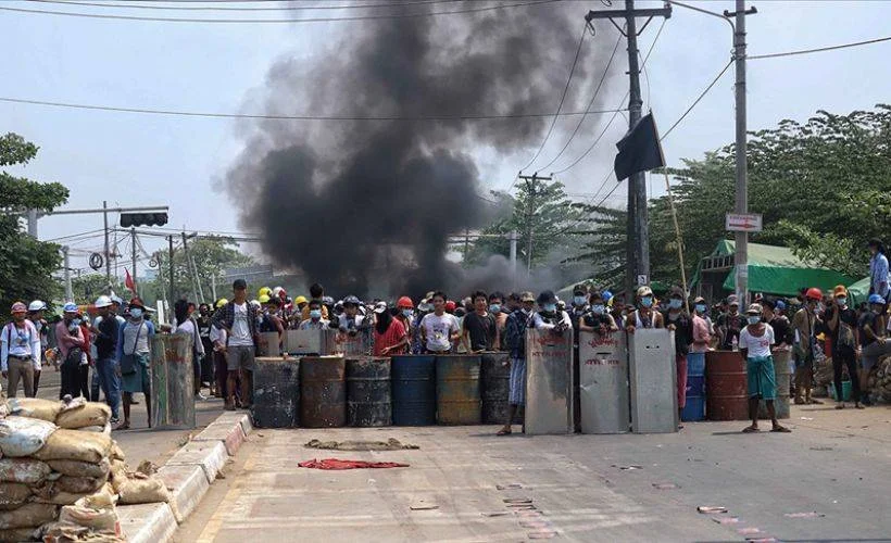 Myanmar'da darbe karşıtı siyasetçiler ordu kurmak için görüşüyorlar