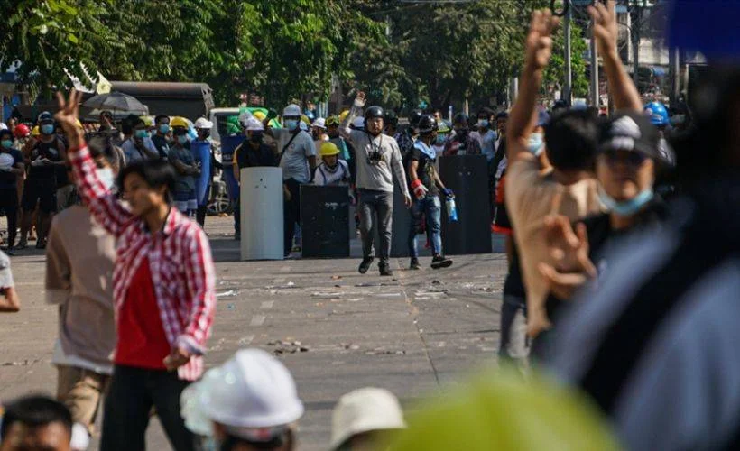Myanmar'da dünkü protestolarda ölenlerin sayısı 100'e yükseldi