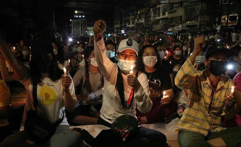 Myanmar'daki protestolarda ölenlerin sayısı 11'e yükseldi