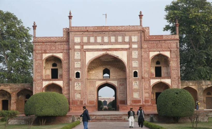 Pakistan'da yaklaşık 400 yıldır ayakta duran Cihangir Şah Türbesi