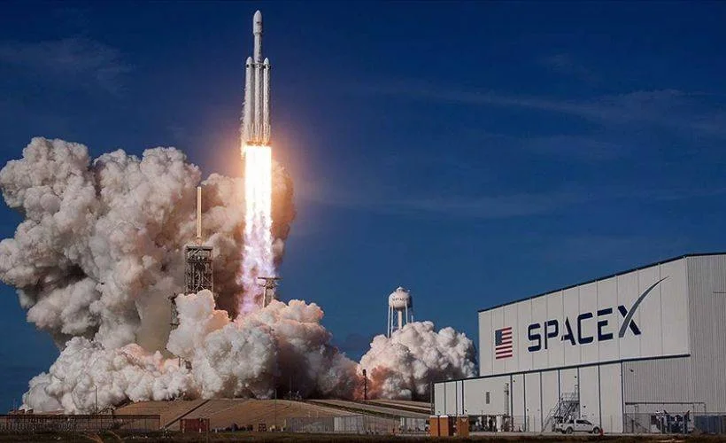Pentagon, SpaceX'e iki istihbarat uydusunun fırlatılması için ihale verdi