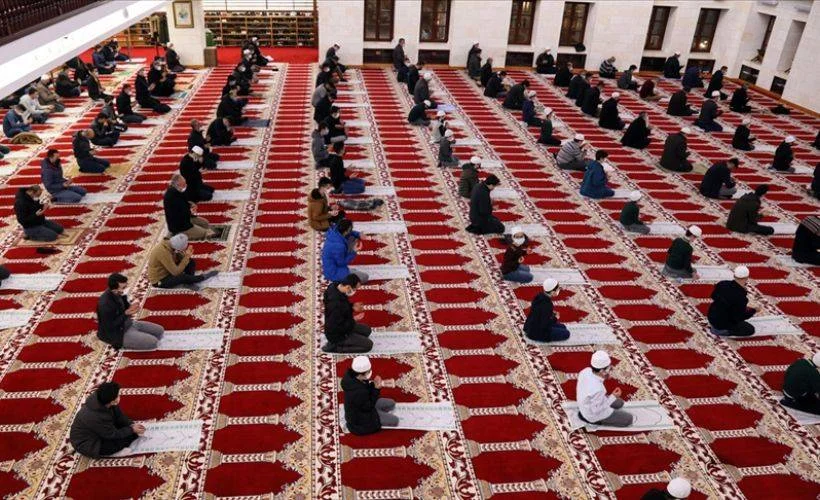 Ramazanın müjdecisi Berat Kandili idrak edildi