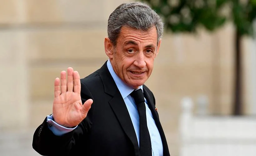 Sarkozy 3 yıl hapis cezasına çarptırıldı