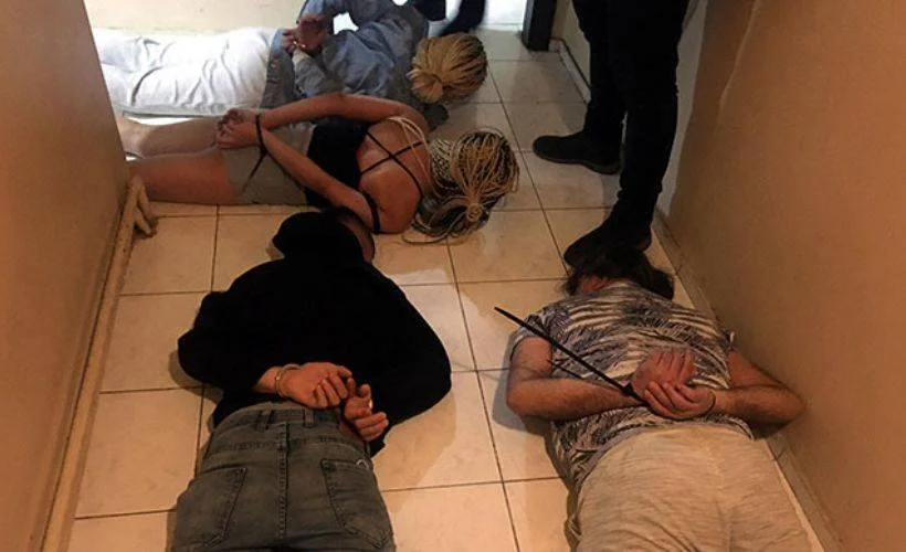 Sosyal medyada tuzak kuran fuhuş şebekesine operasyon