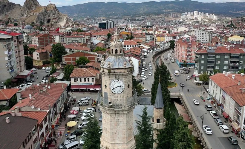 Tarihe şahitlik eden saat kuleleri