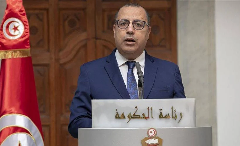 Tunus'ta Cumhurbaşkanı ile çekişme yaşayan Başbakan Meşişi istifasının söz konusu olmadığını açıkladı