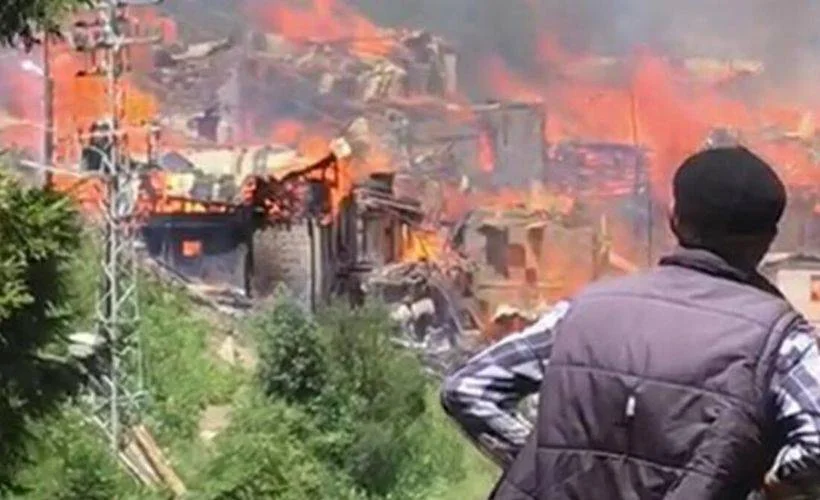 Yusufeli'nde yanan 60 ev için TOKİ harekete geçti