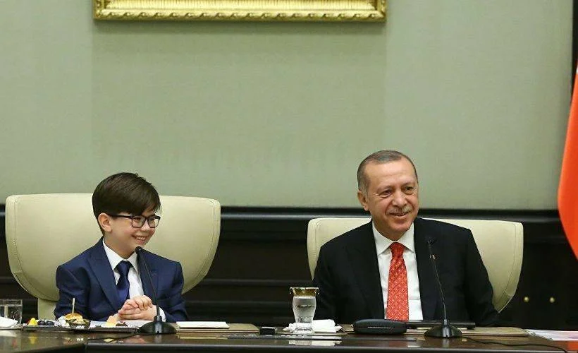23 Nisan 2021 Cumhurbaşkanı koltuğuna kim oturdu? 23 Nisan'da çocuk cumhurbaşkanı kim oldu?