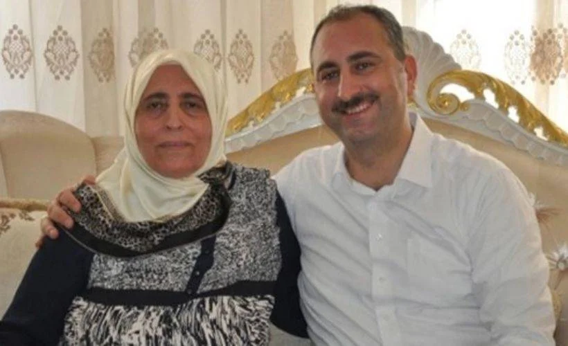 Adalet Bakanı Abdulhamit Gül'ün annesi Saliha Gül vefat etti!