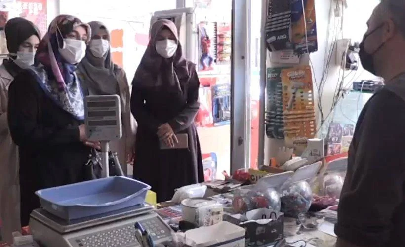 Adıyaman'da gönüllü kadınlar 'zimem defteri' ile 500 bin liraya yakın borç kapattı
