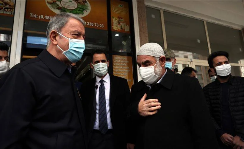 Bakan Akar ve TSK komuta kademesi Şırnaklılarla buluştu