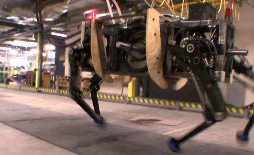 Çinli mühendisler üretti... İşte 'Dünyanın en hızlı robot köpeği'
