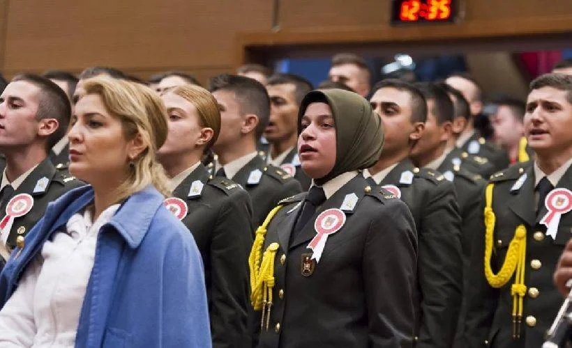 Danıştay, TSK bünyesinde başörtüsü serbestliğine karşı açılan davayı reddetti
