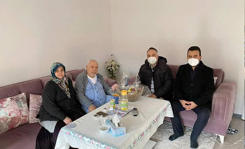 DİTİB camisinden 60 yaş üstündekilere ramazan sepeti