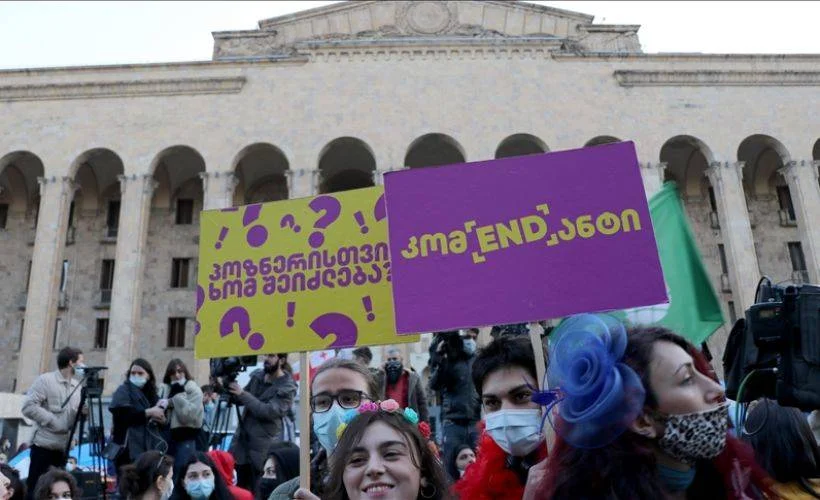 Gürcistan'da sokağa çıkma yasağı protestolara neden oldu