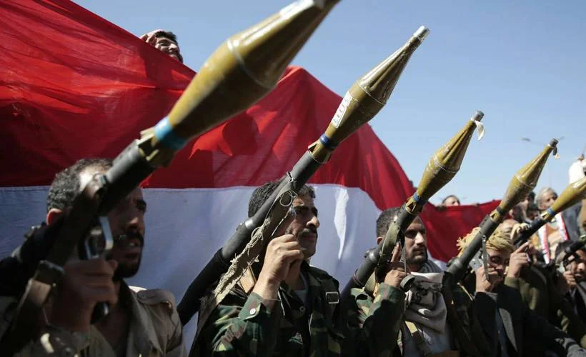 Husilerden Suudi Arabistan'daki askeri üsse saldırı
