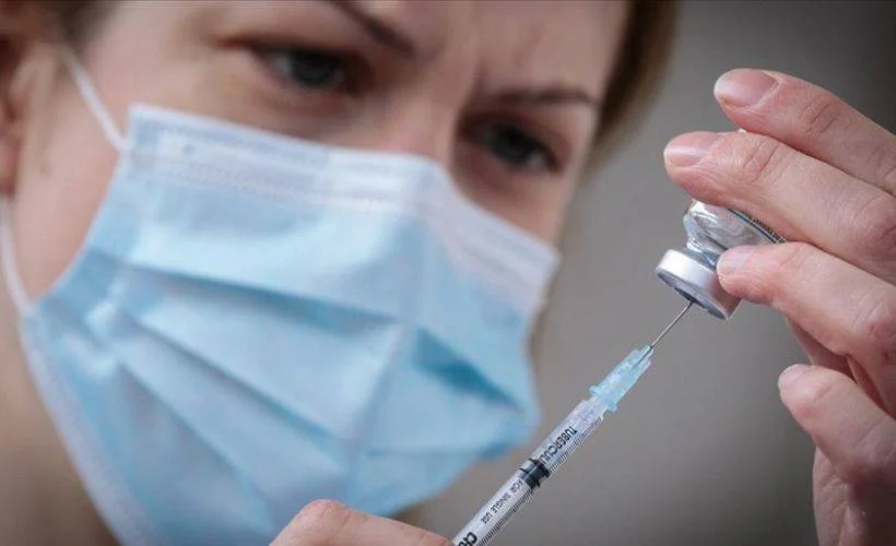 İngiltere'de 30 yaş altındakilere Oxford-AstraZeneca aşısı yapılmayacak