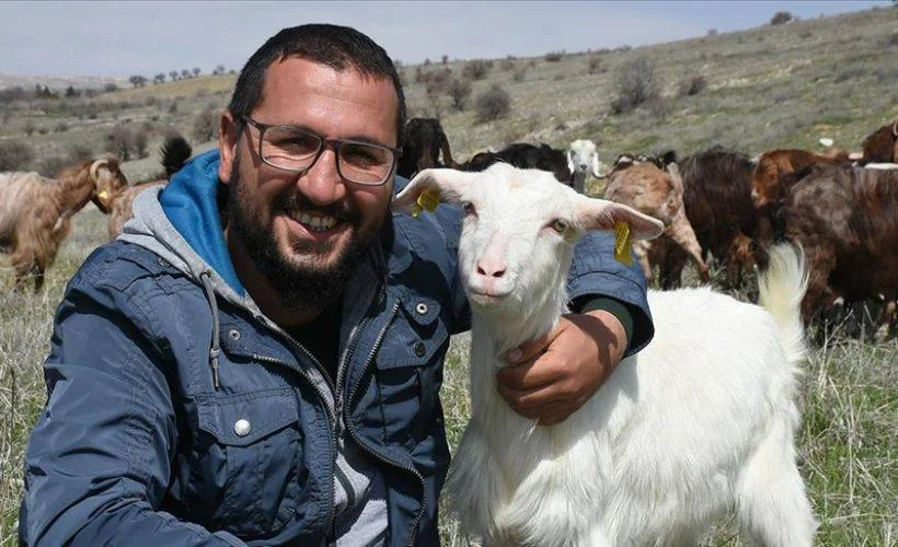 İnşaat şirketini kapatıp keçi çiftliği kurdu, sattığı süt kapışılıyor