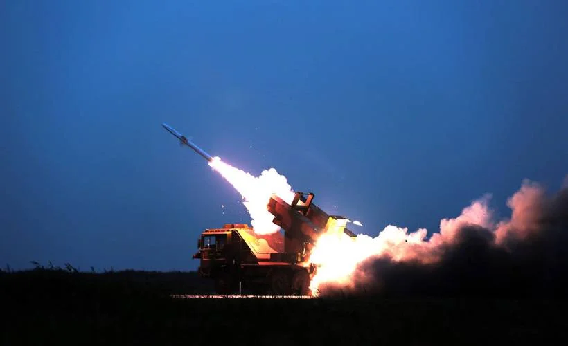 Irak'ta askeri üsse roketli saldırı