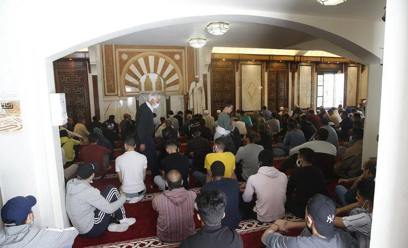 İspanya'da Ramazan... "Neredeyse her cuma günü şahadet getirip Müslüman olan var"