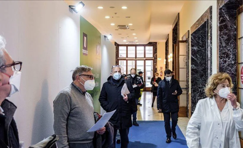 İtalya'da son 24 saatte 16 bin 232 Kovid-19 vakası tespit edildi