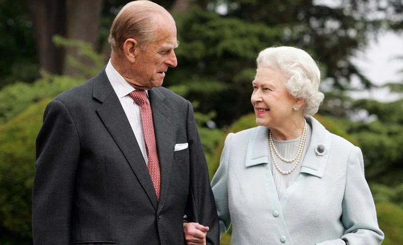 Kraliçe Elizabeth'in eşi Prens Philip hayatını kaybetti