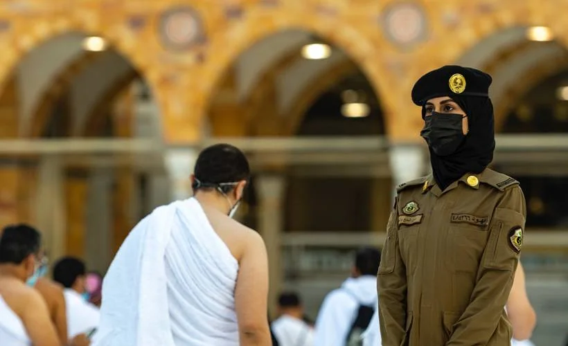 Mescid-i Haram'da kadın askerler ilk kez görevde