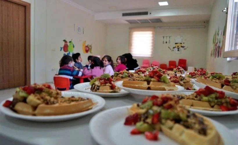 Mülteci çocukların 'waffle' sevinci