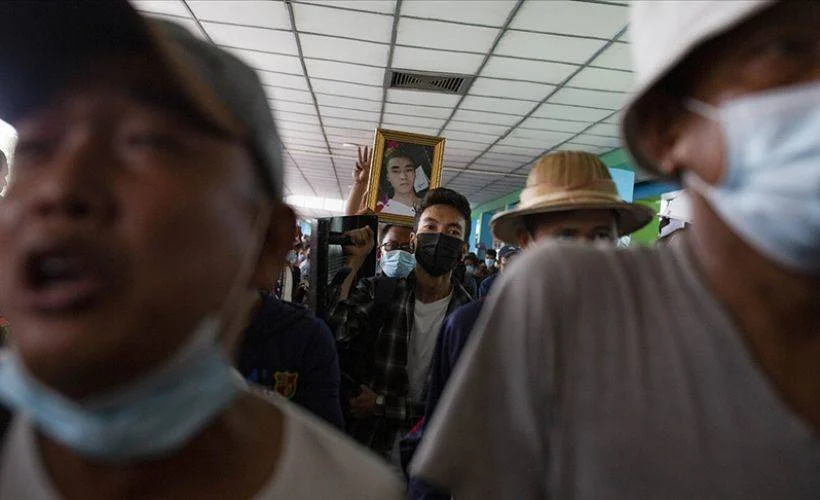 Myanmar'da askeri yönetim, ölen protestocuların mezarlarındaki anıtlarının kaldırılmasını istedi