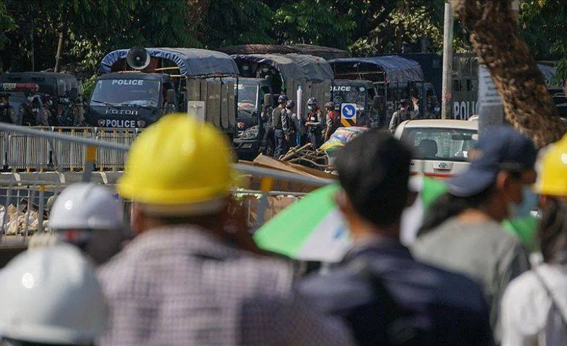 Myanmar'da güvenlik güçleri, askeri yönetim karşıtı grup liderini gözaltına aldı