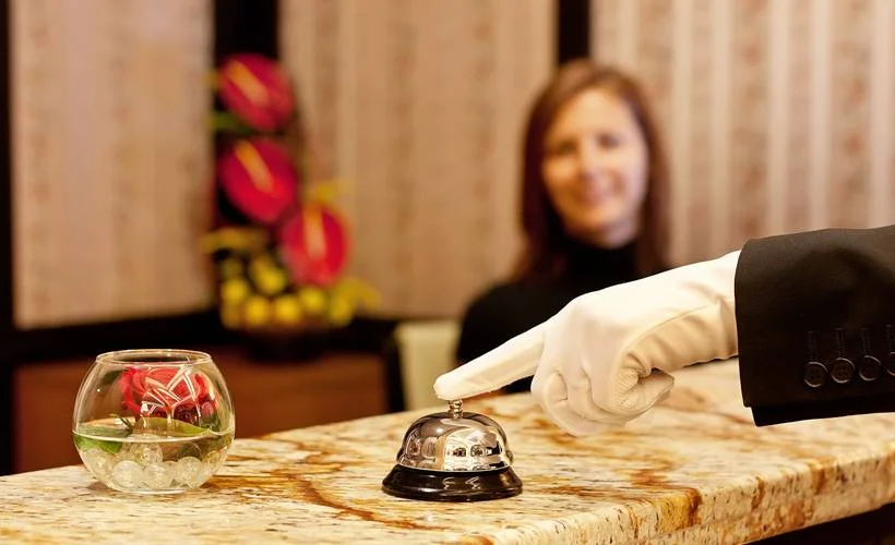Otel rezervasyonu olanlar seyahat yasağından muaf mı?