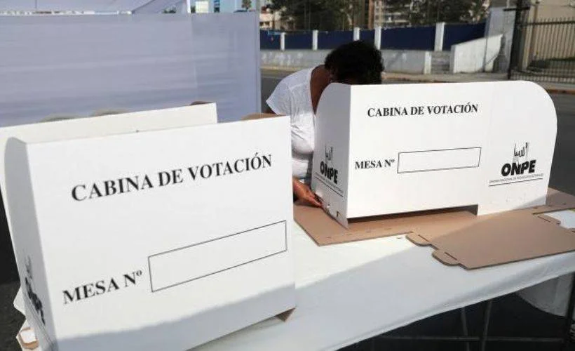 Peru'da devlet başkanlığı seçimi için oy verme işlemi başladı